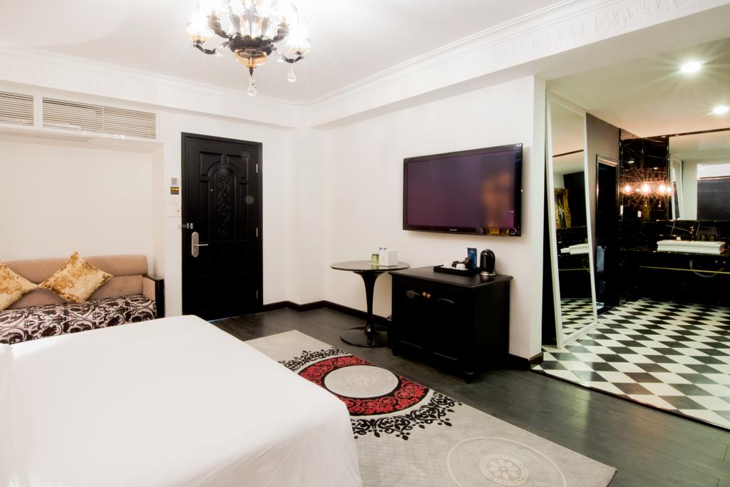 A and Em Signature Hotel