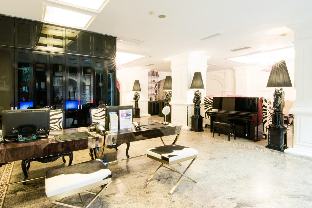 A and Em Signature Hotel