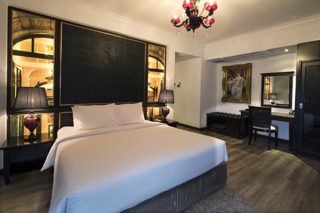 A and Em Signature Hotel