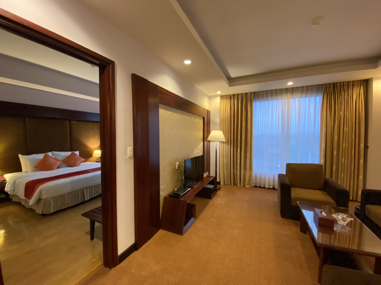 Mondial Hotel Hue Room Type - Suite River View