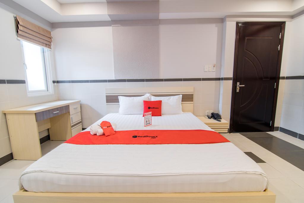 RedDoorz Plus Near Lotte Mart D7