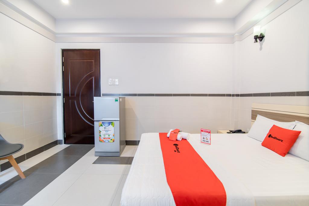 RedDoorz Plus Near Lotte Mart D7