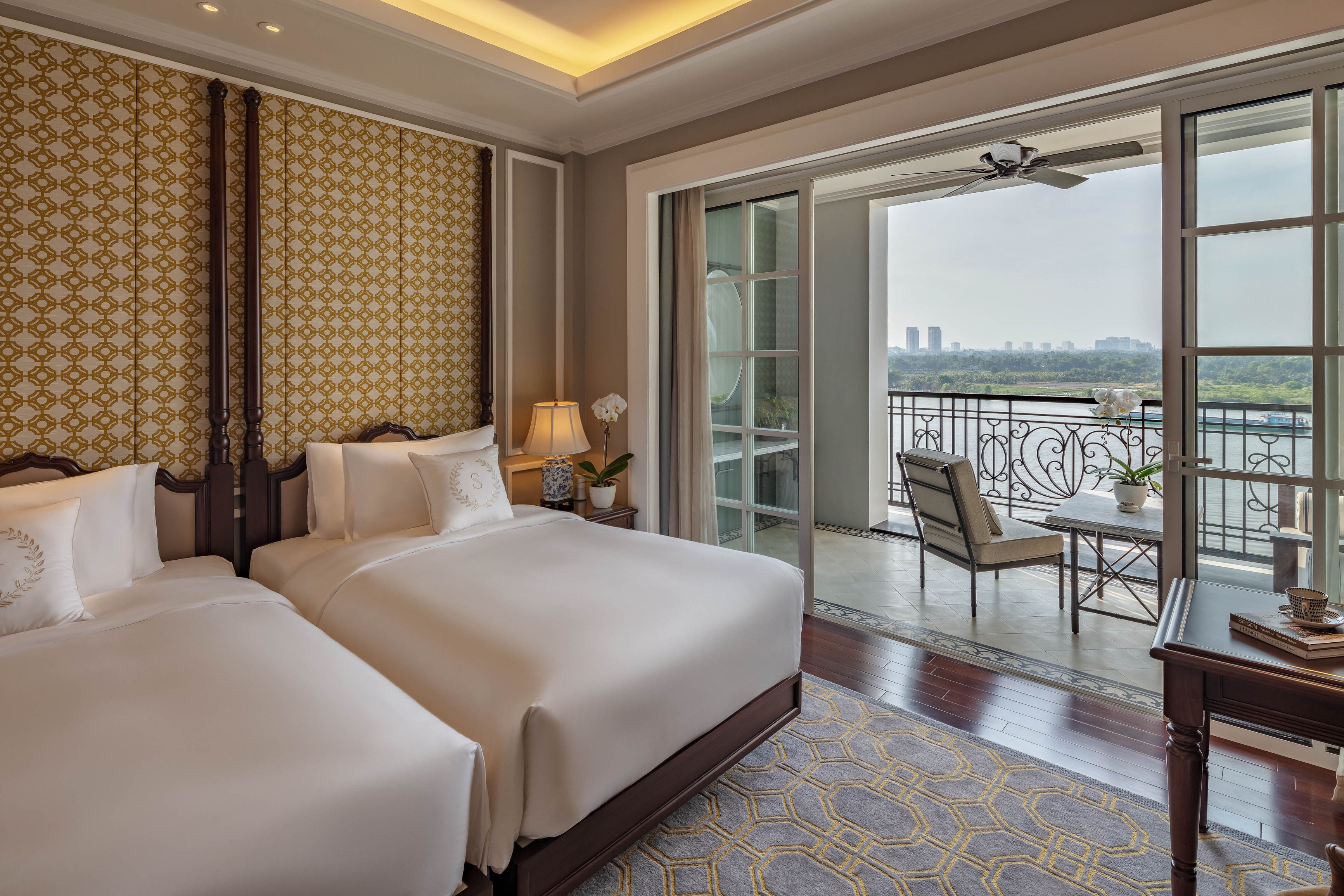 Mia SaiGon Luxury Boutique Hotel Room Type - Deluxe Twin Room with River View Mia SaiGon Luxury Boutique Hotel Room Type - Deluxe Twin Room with River View