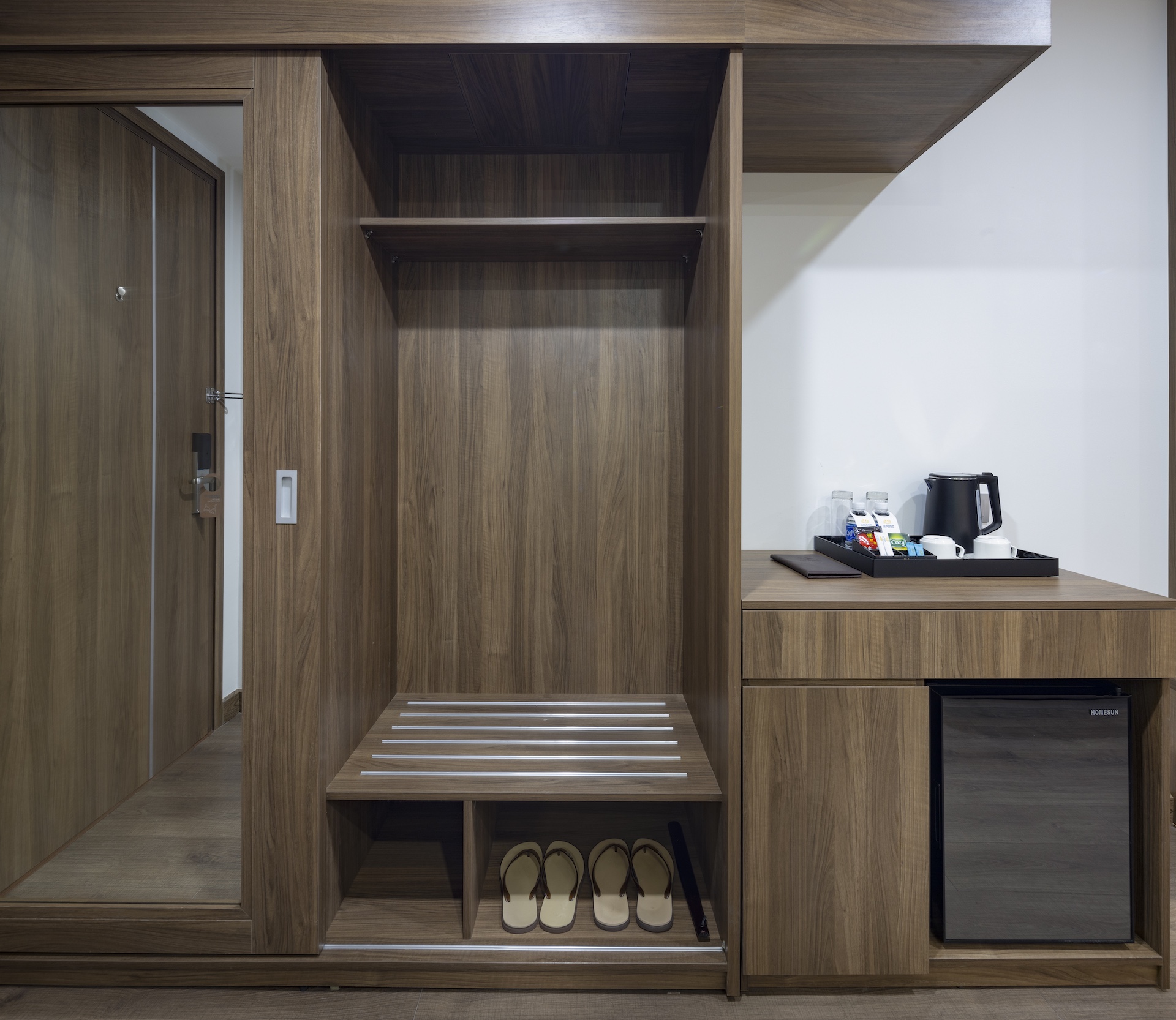 DELUXE DOUBLE CITY VIEW
