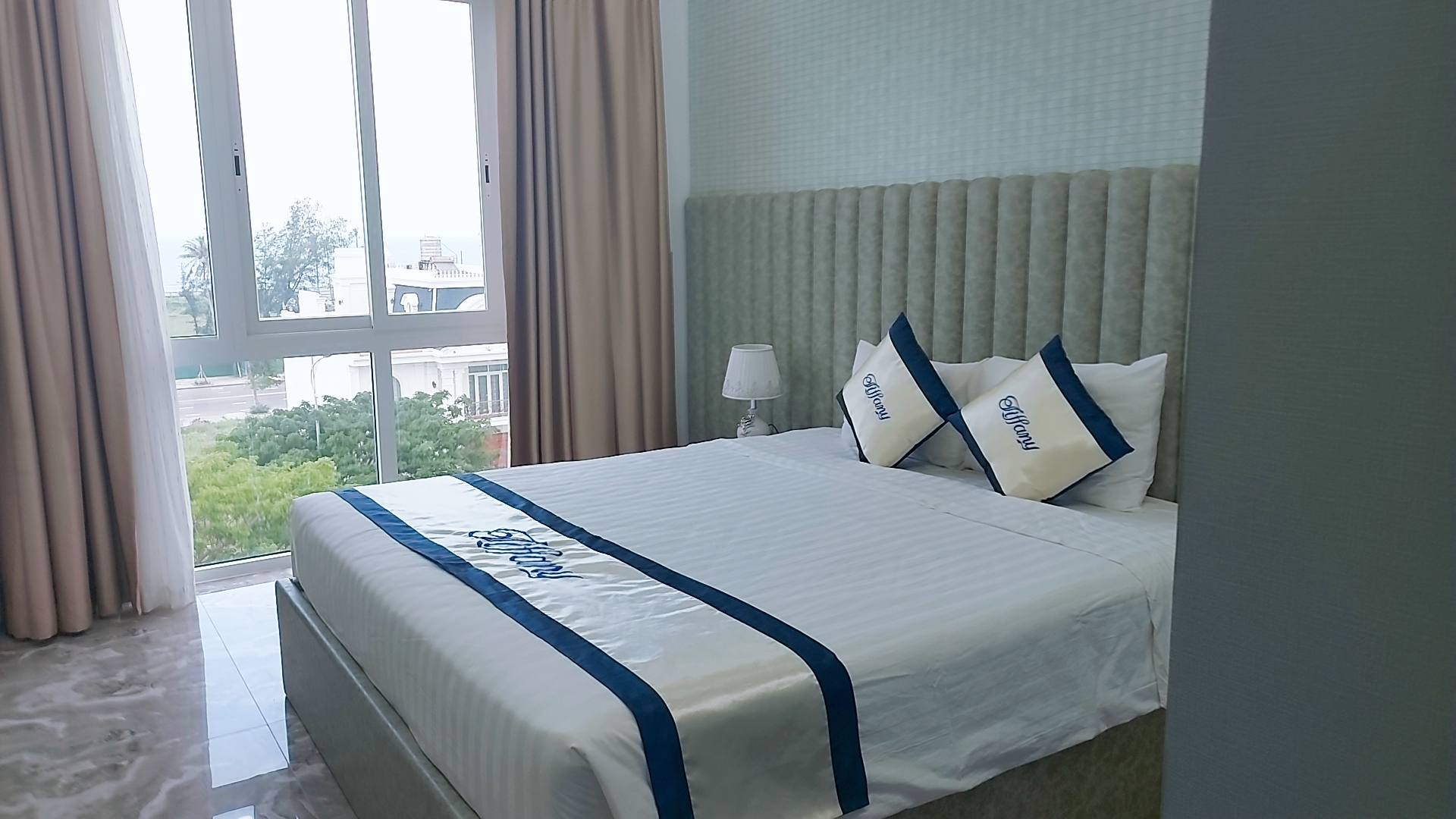 Tiffany Hotel & Restaurant