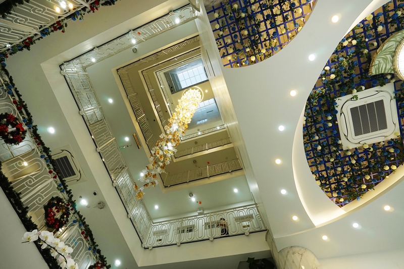 Tiffany Hotel & Restaurant