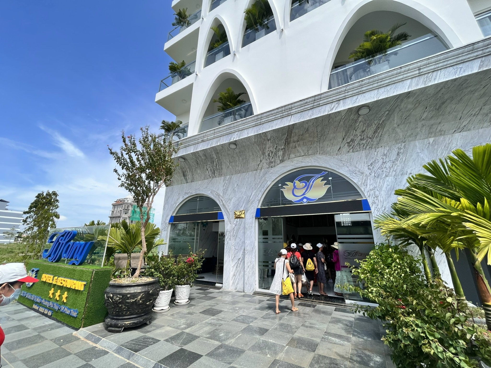 Tiffany Hotel & Restaurant