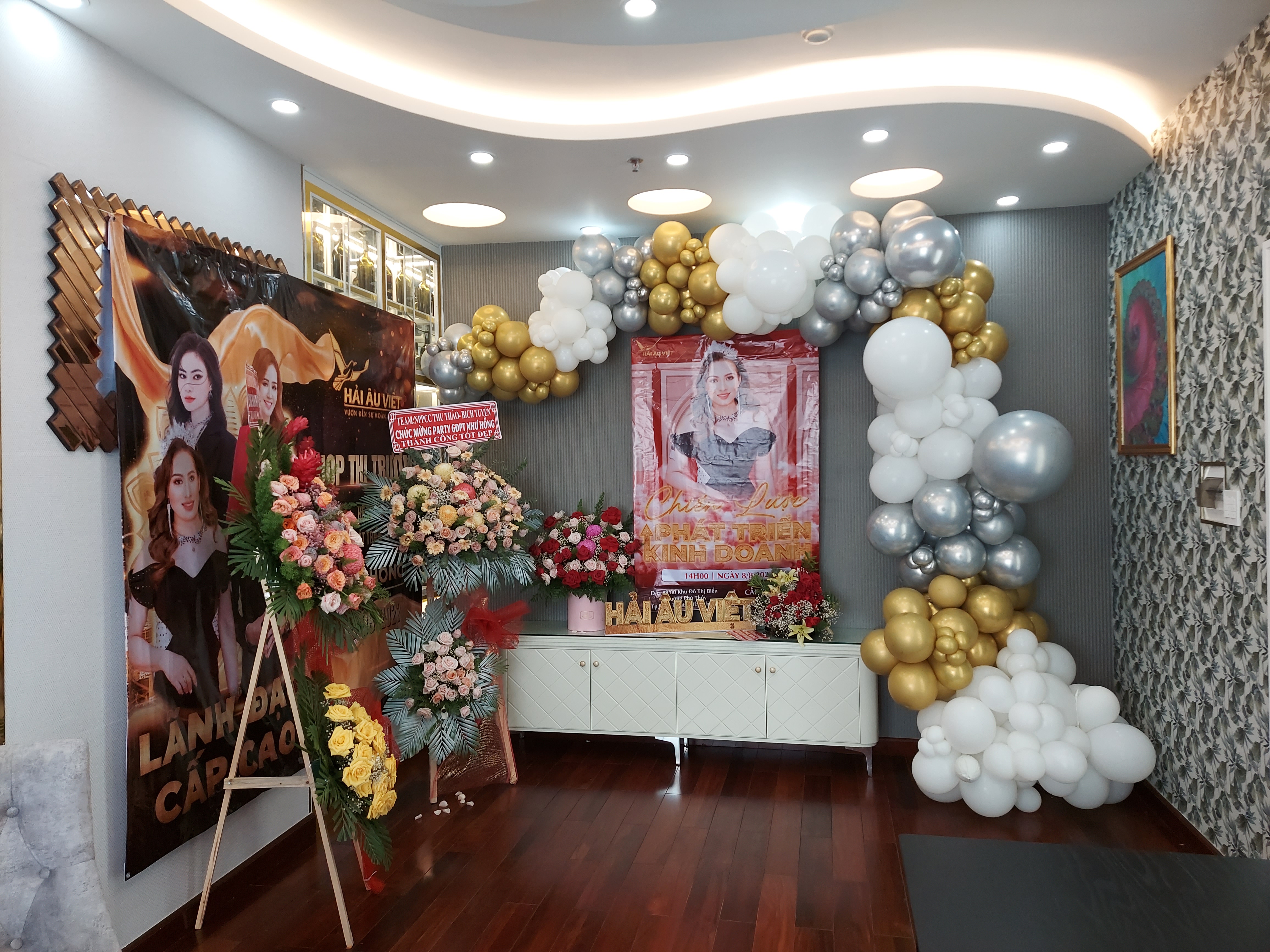 Tiffany Hotel & Restaurant