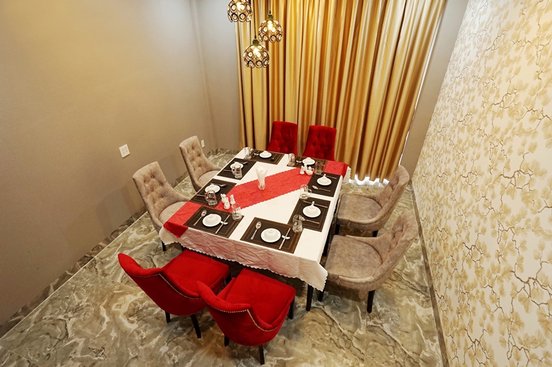 Tiffany Hotel & Restaurant