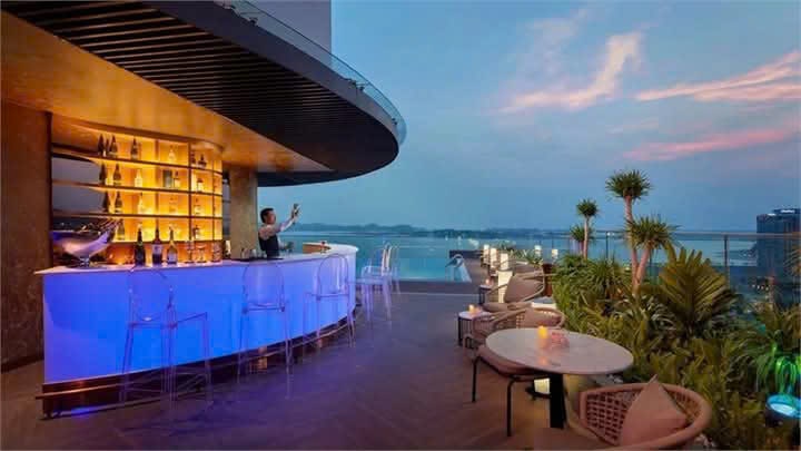 The Watson Premium Halong Hotel