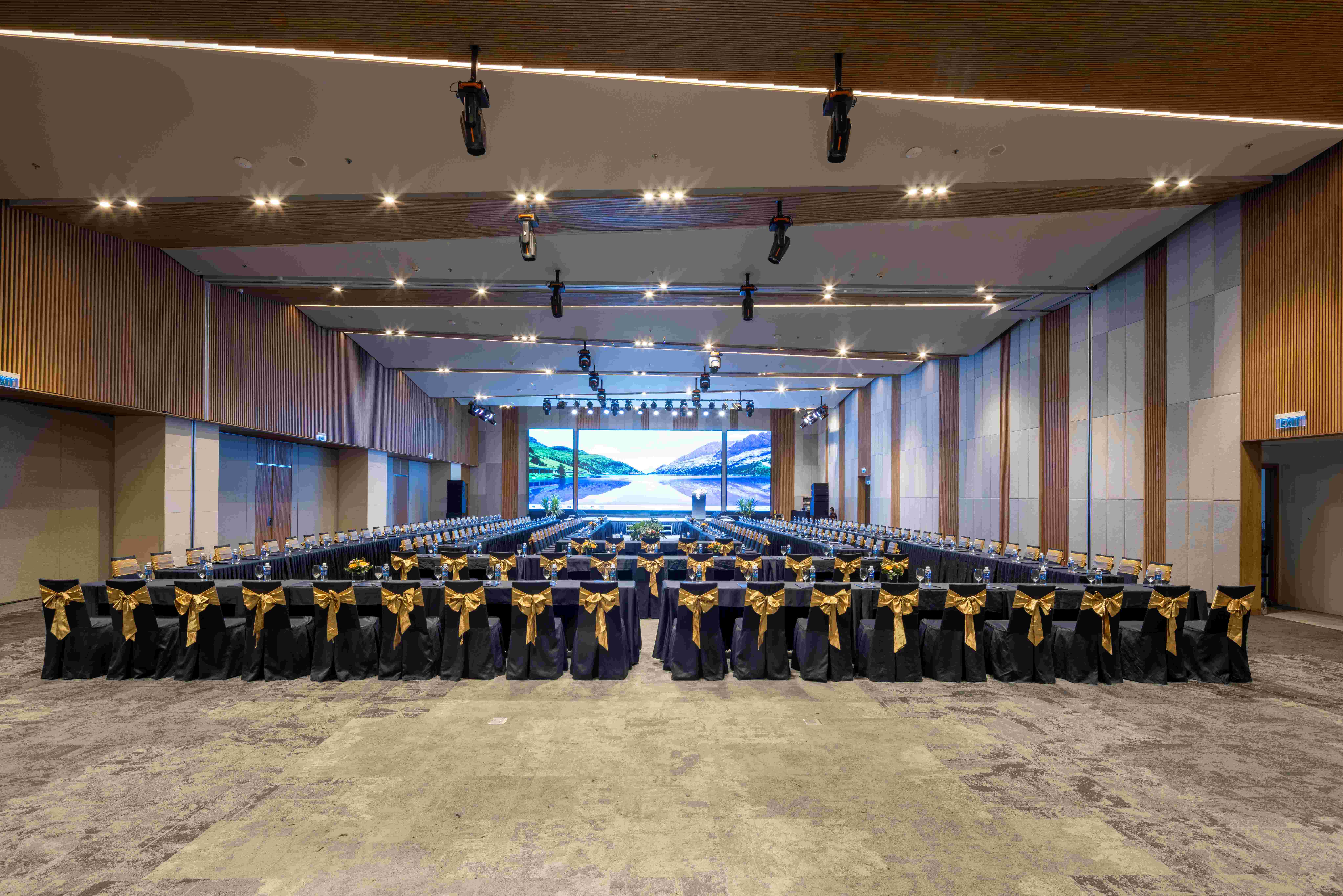 Anya Premier Beachfront Hotel Quy Nhon