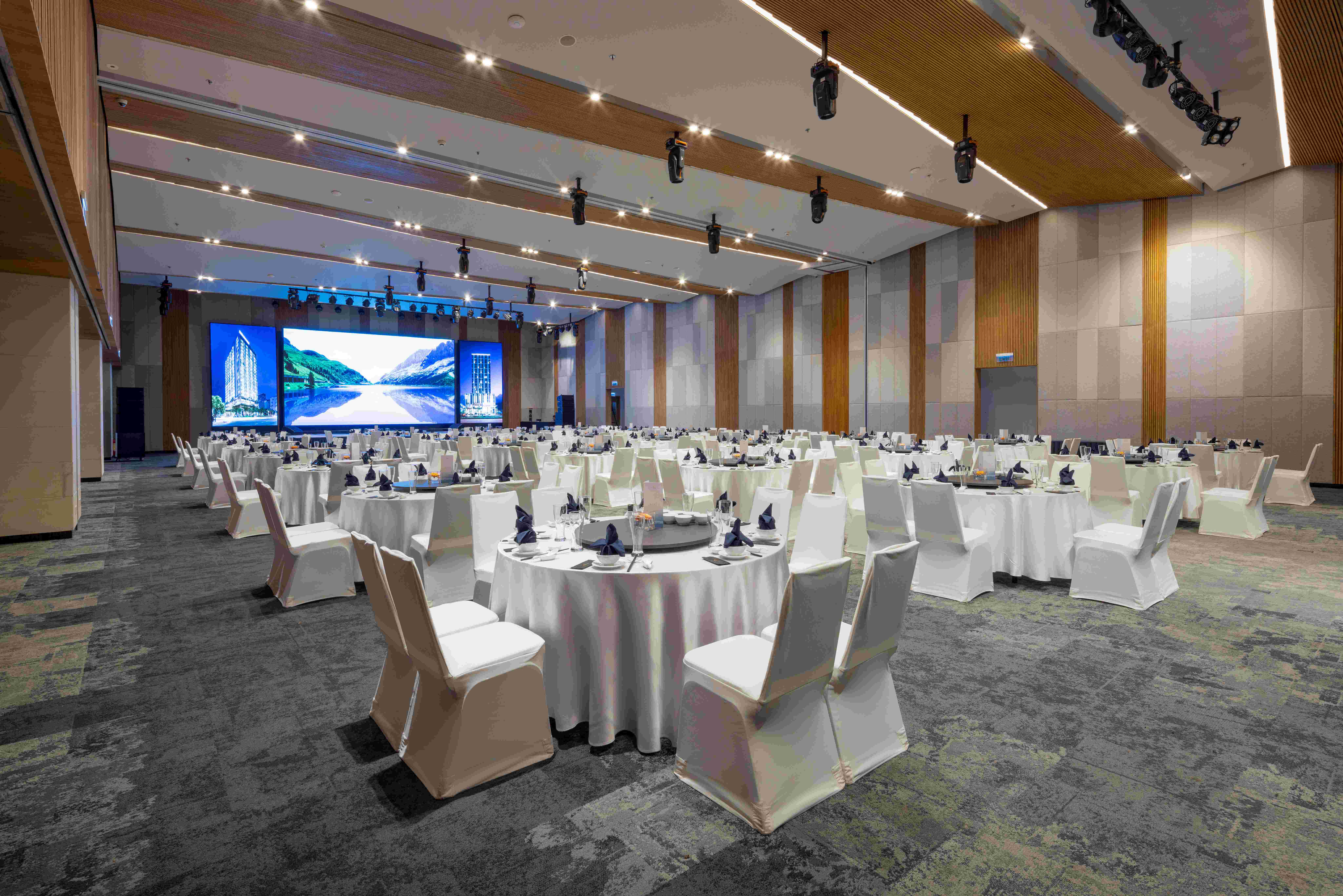 Anya Premier Beachfront Hotel Quy Nhon