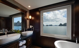 Paradise Elegance Cruise Halong