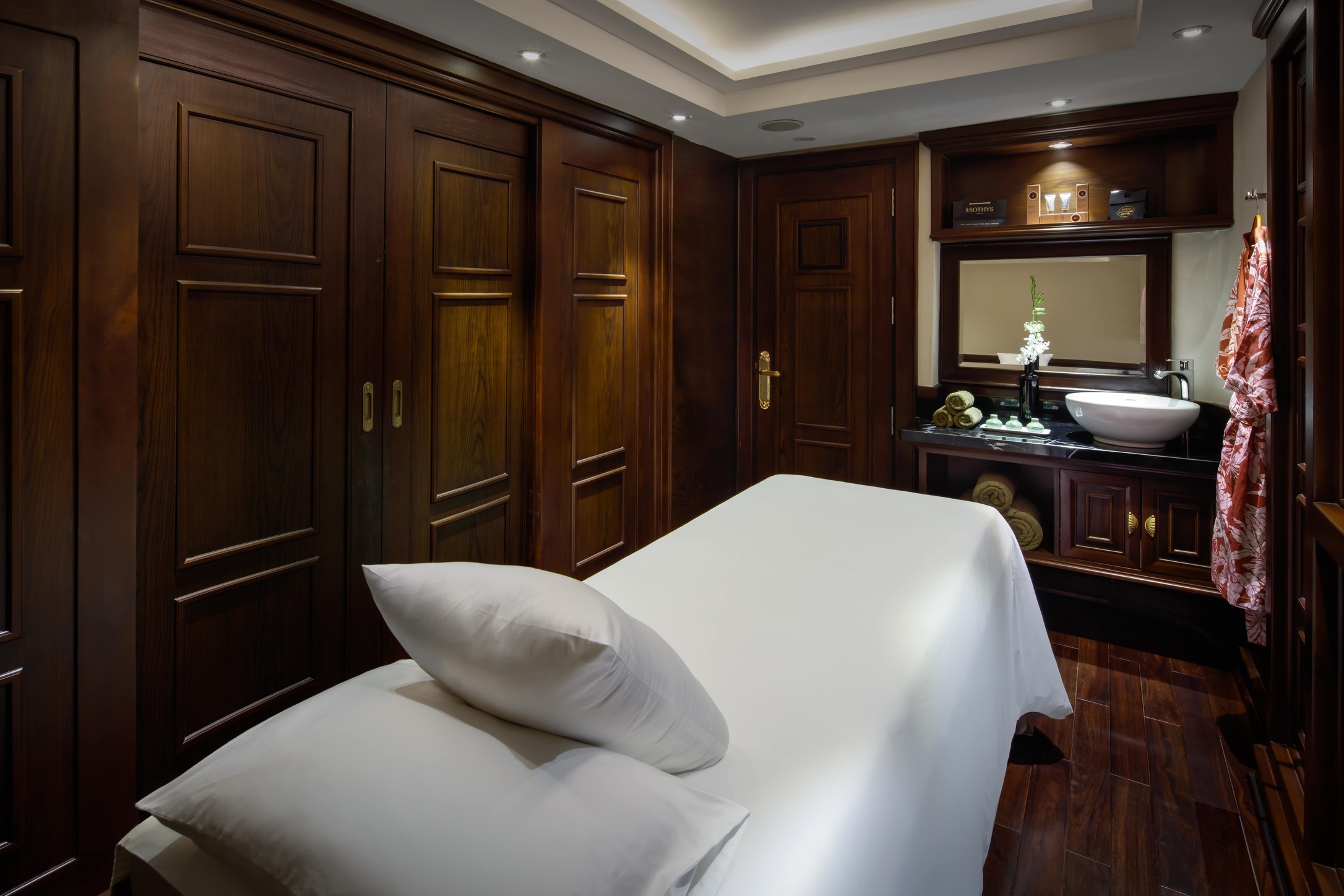 Paradise Elegance Cruise Halong