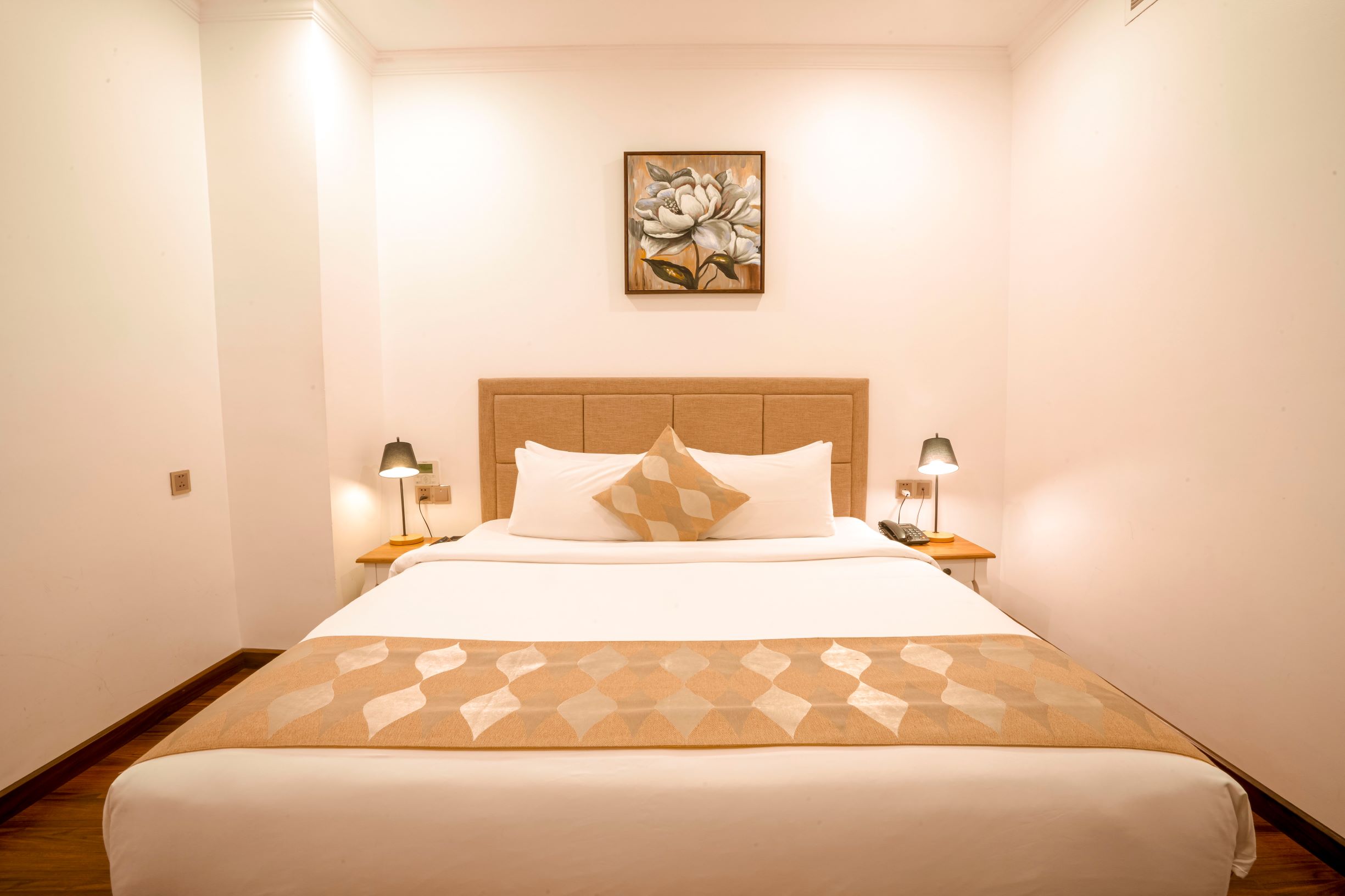 DELUXE DOUBLE NO WINDOW