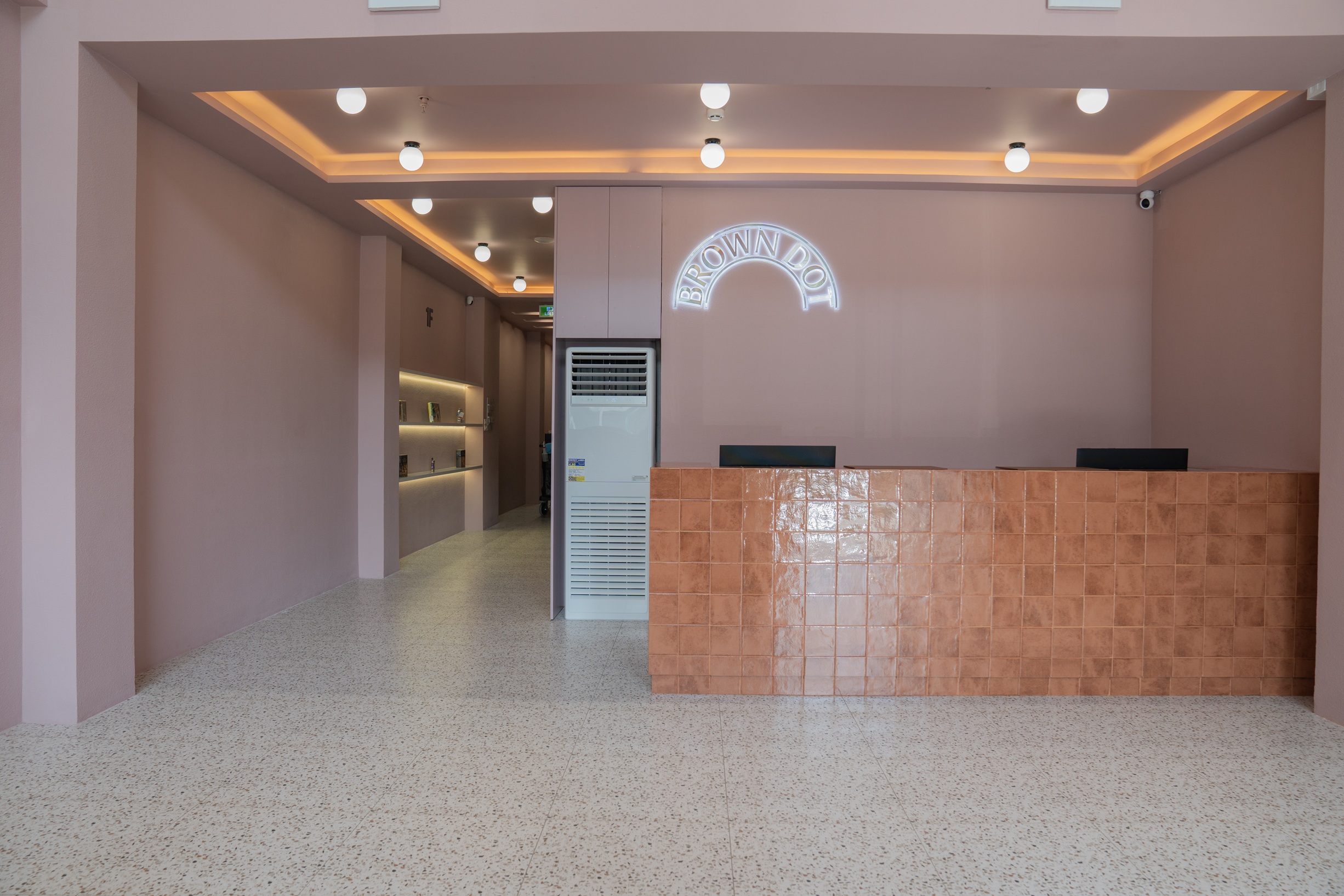 Brown Dot Hotel Saigon