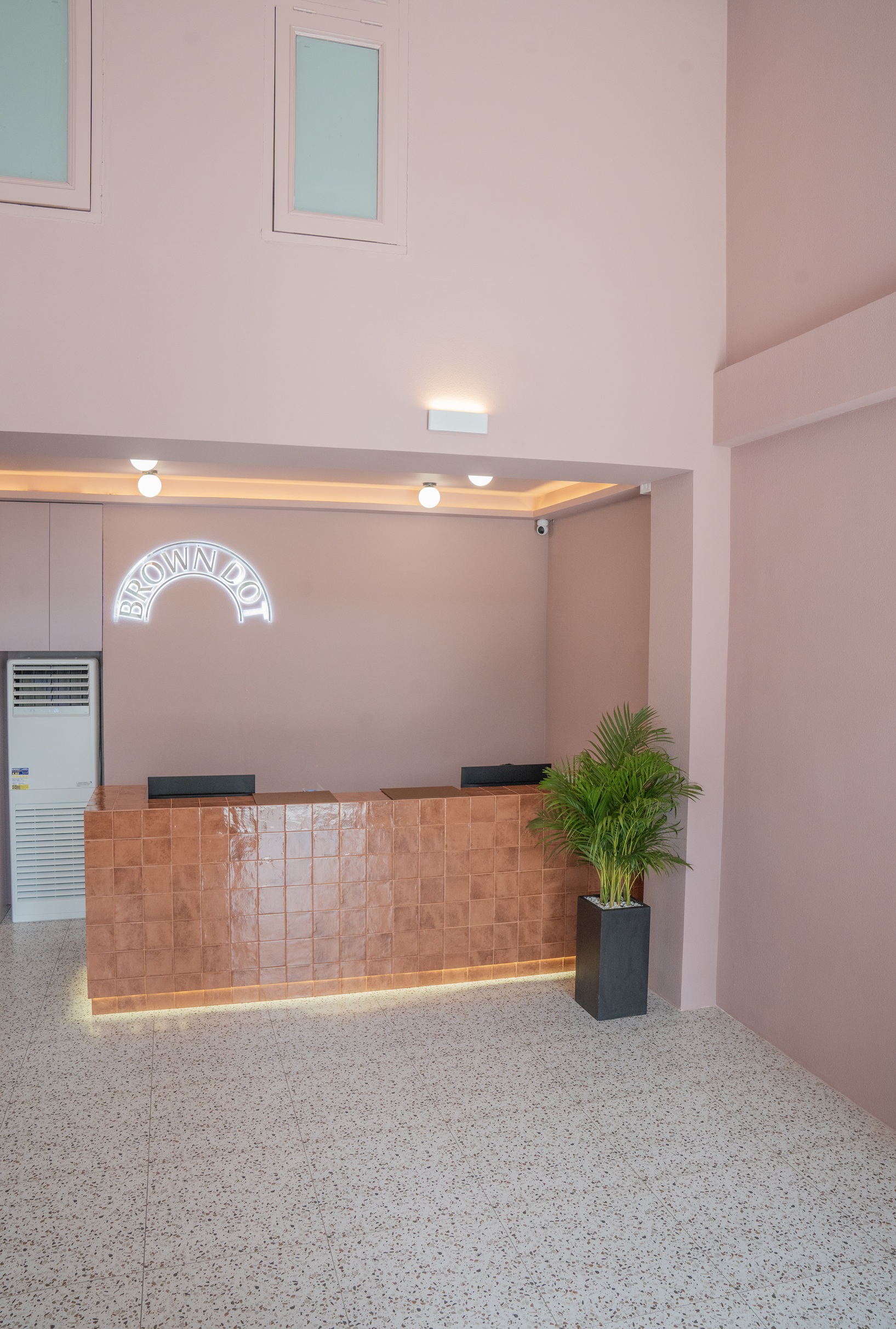 Brown Dot Hotel Saigon