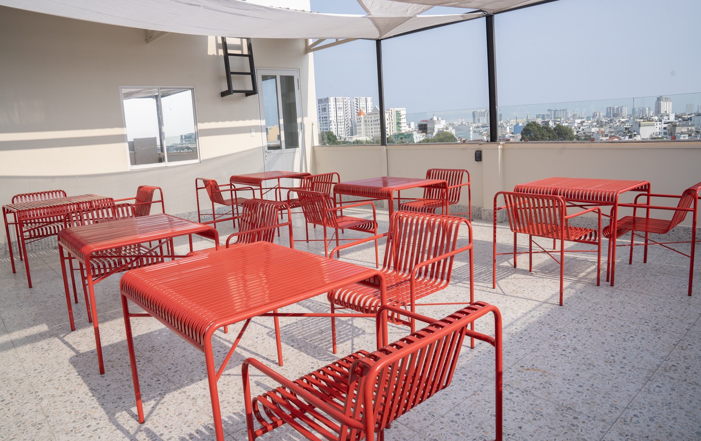 Brown Dot Hotel Saigon