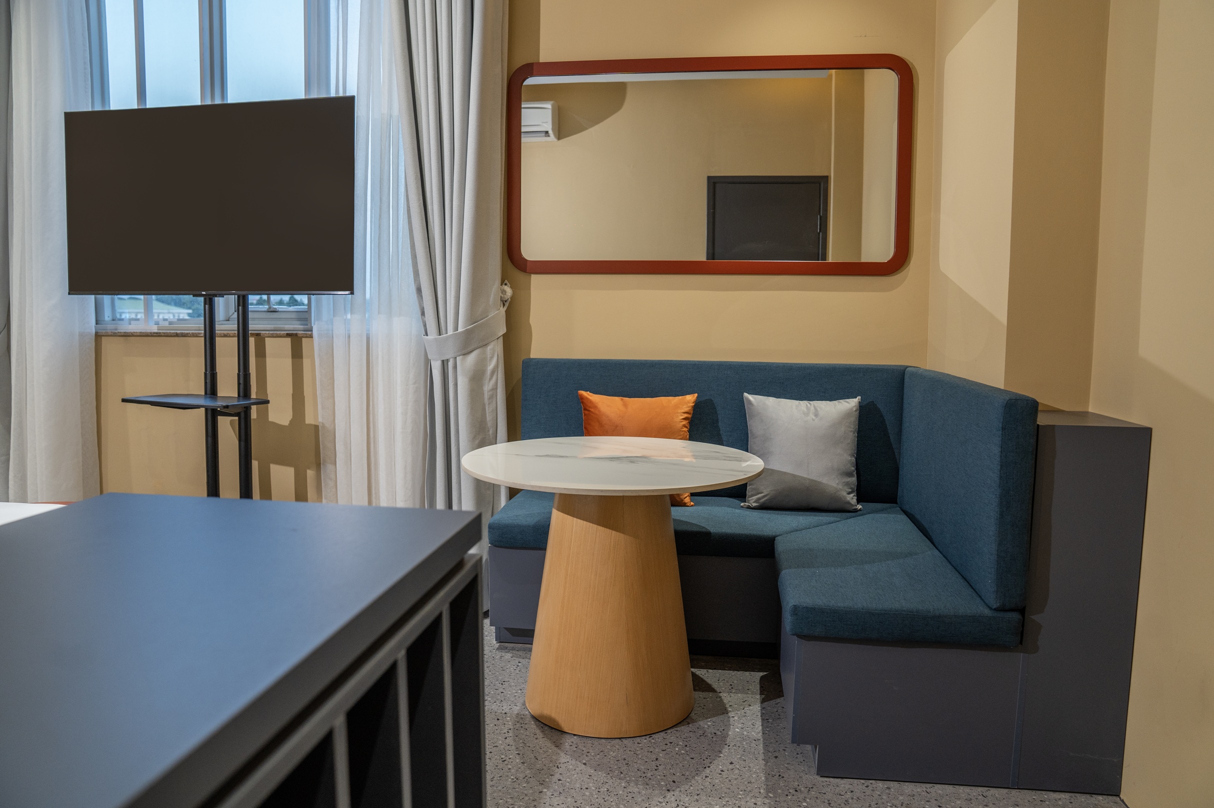 Brown Dot Hotel Saigon