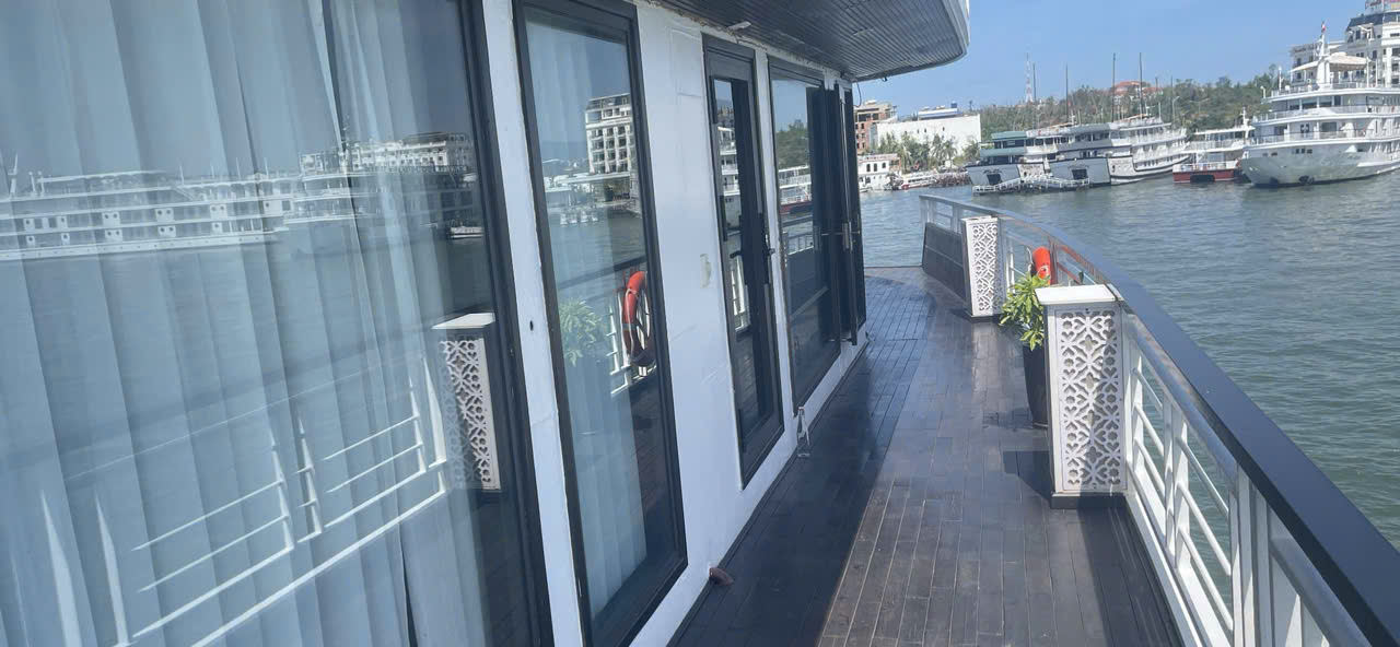 Aqua Elegance Cruise