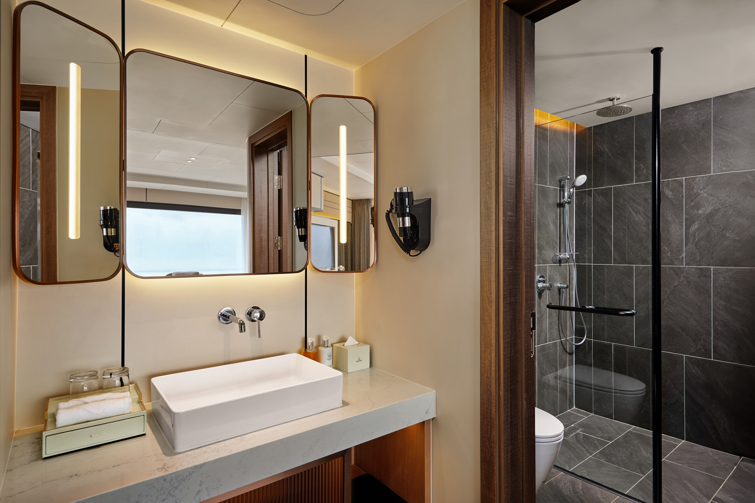 Grand Pioneers Halong Bay Cruise 2