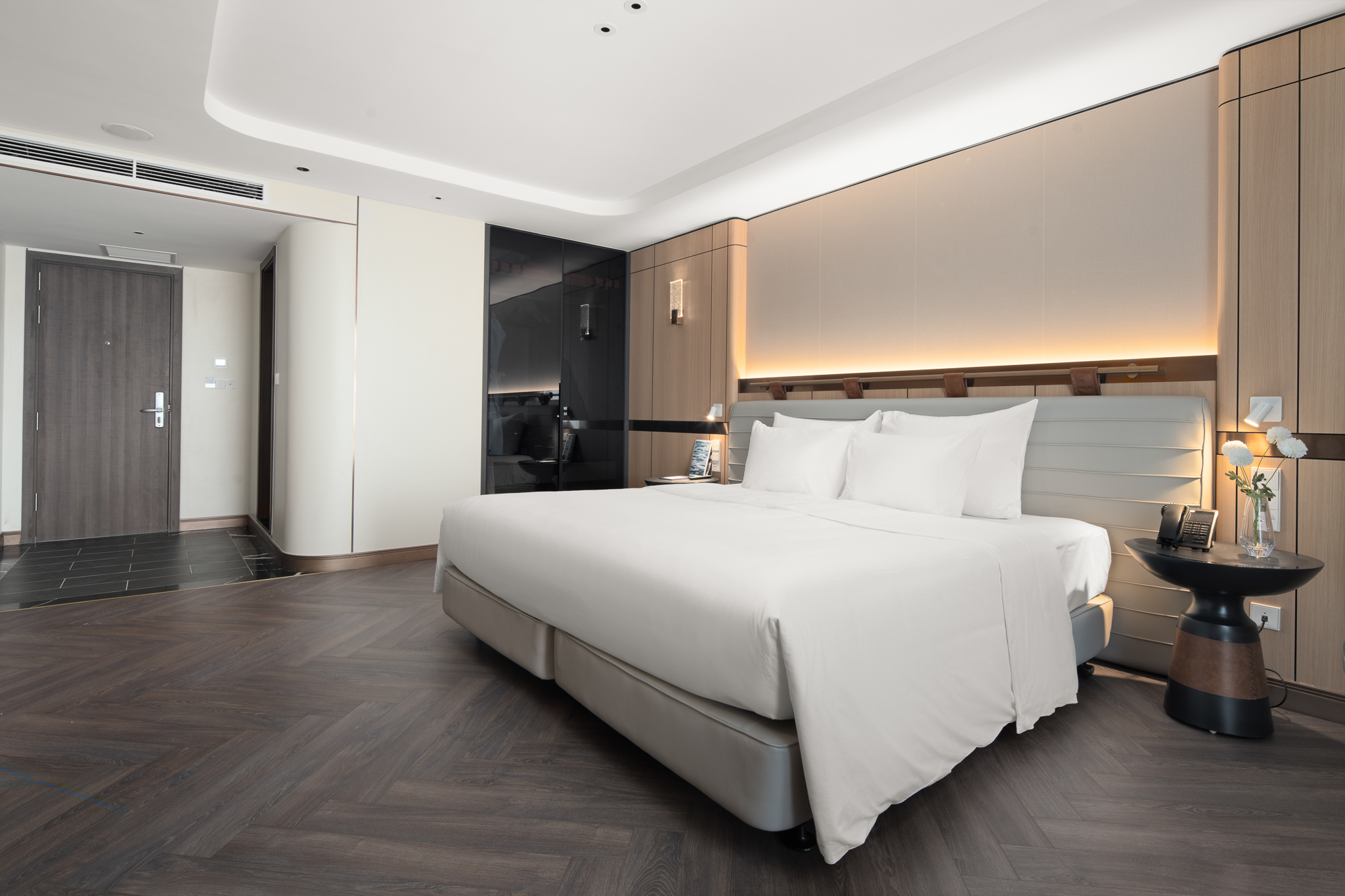 Grand Pioneers Halong Bay Cruise 1