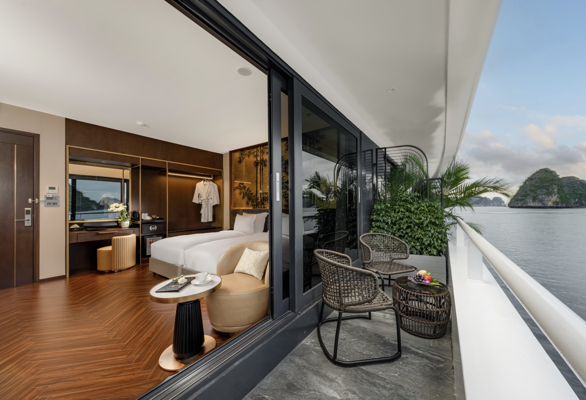 Sea Stars Cruise Ha Long