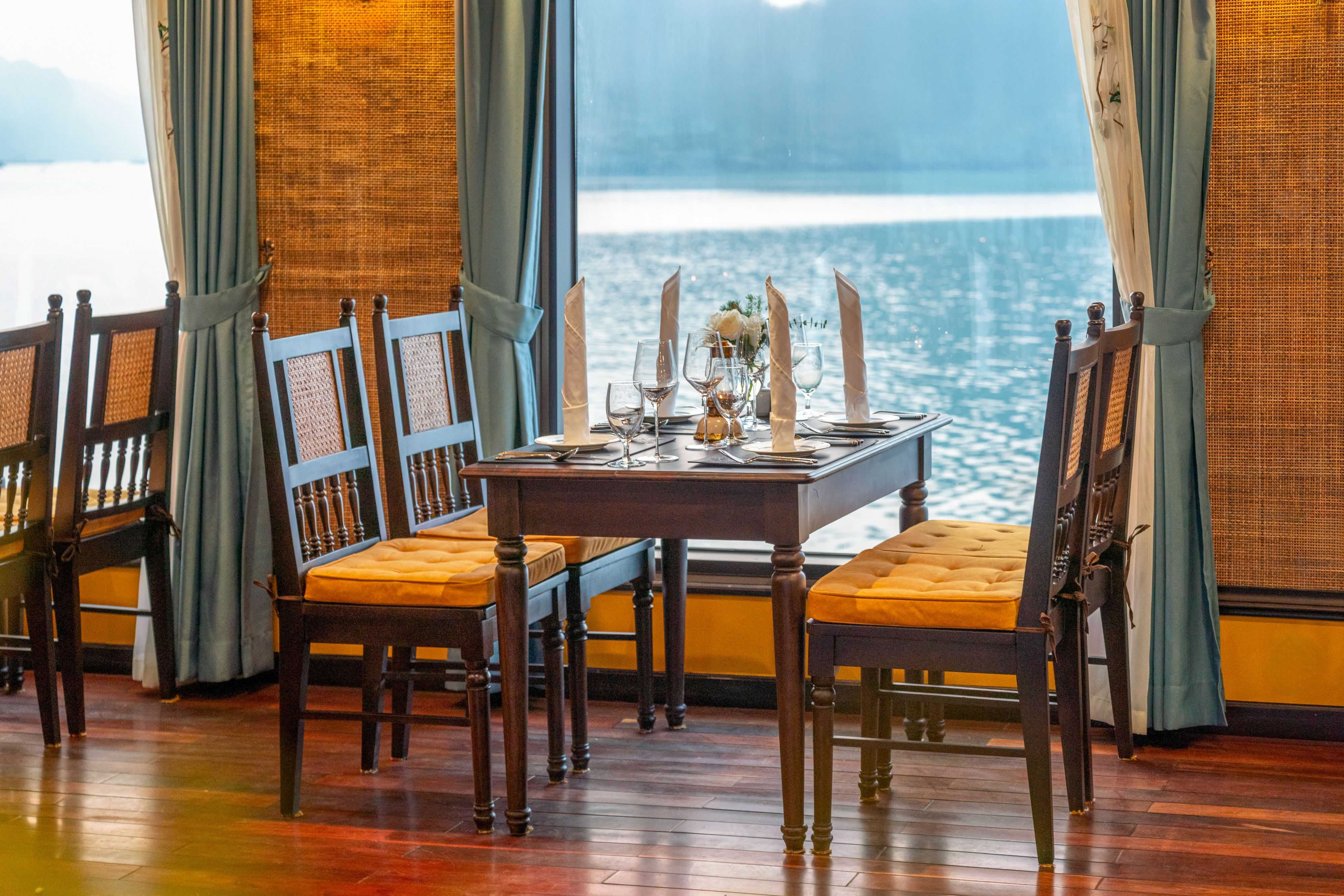 Indochine Grand Lan Ha Bay