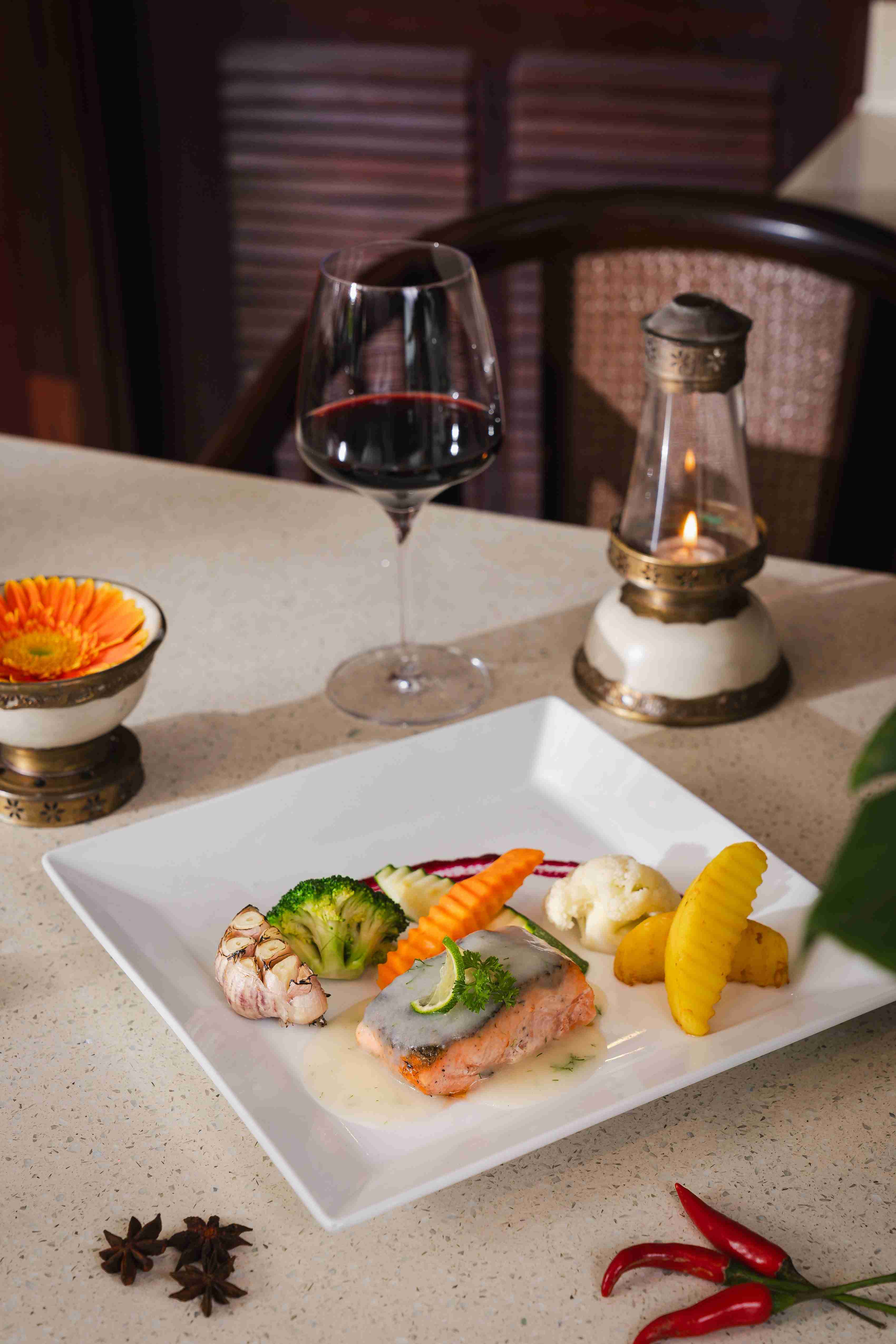 Indochine Grand Lan Ha Bay