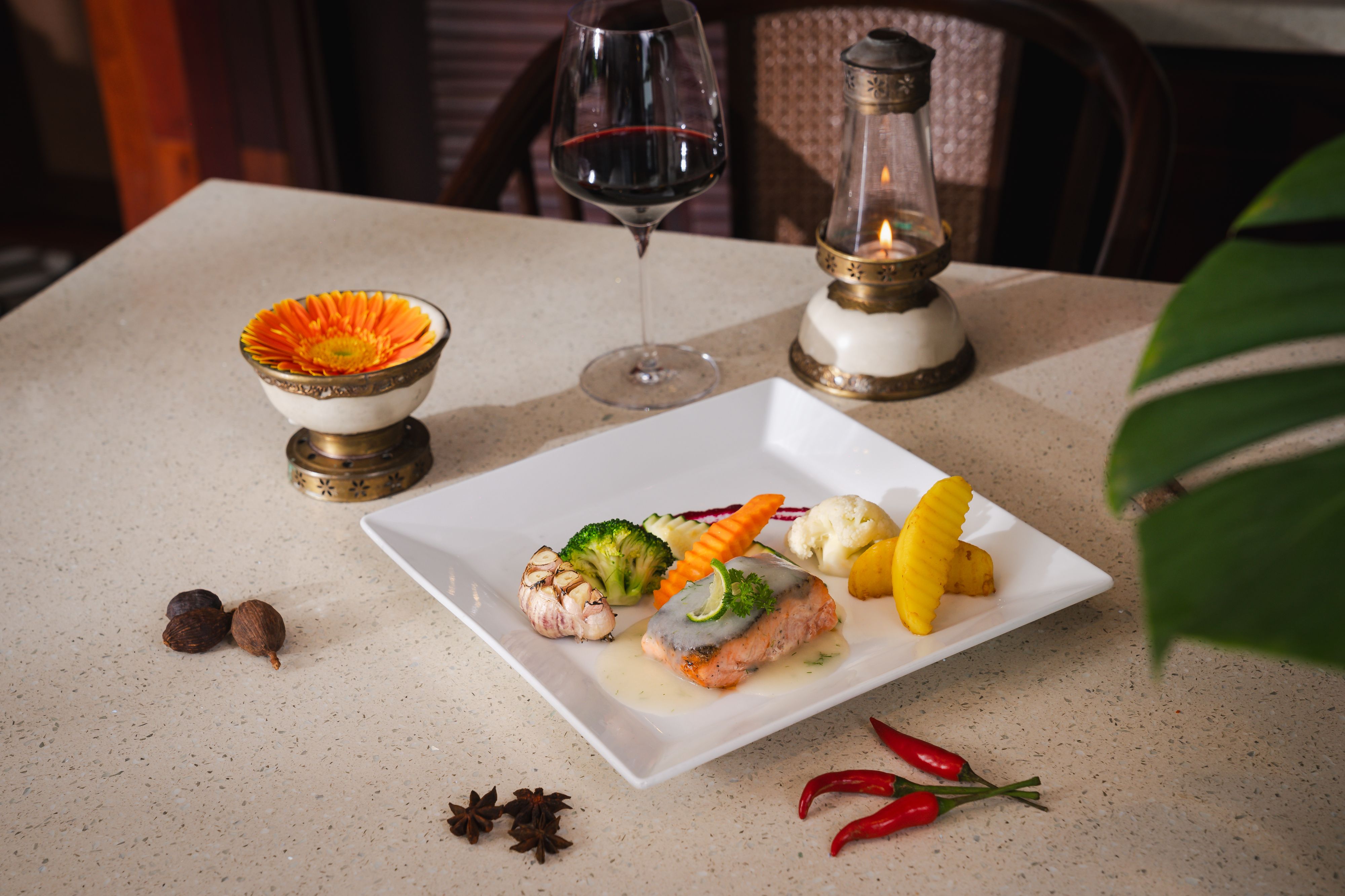 Indochine Grand Lan Ha Bay