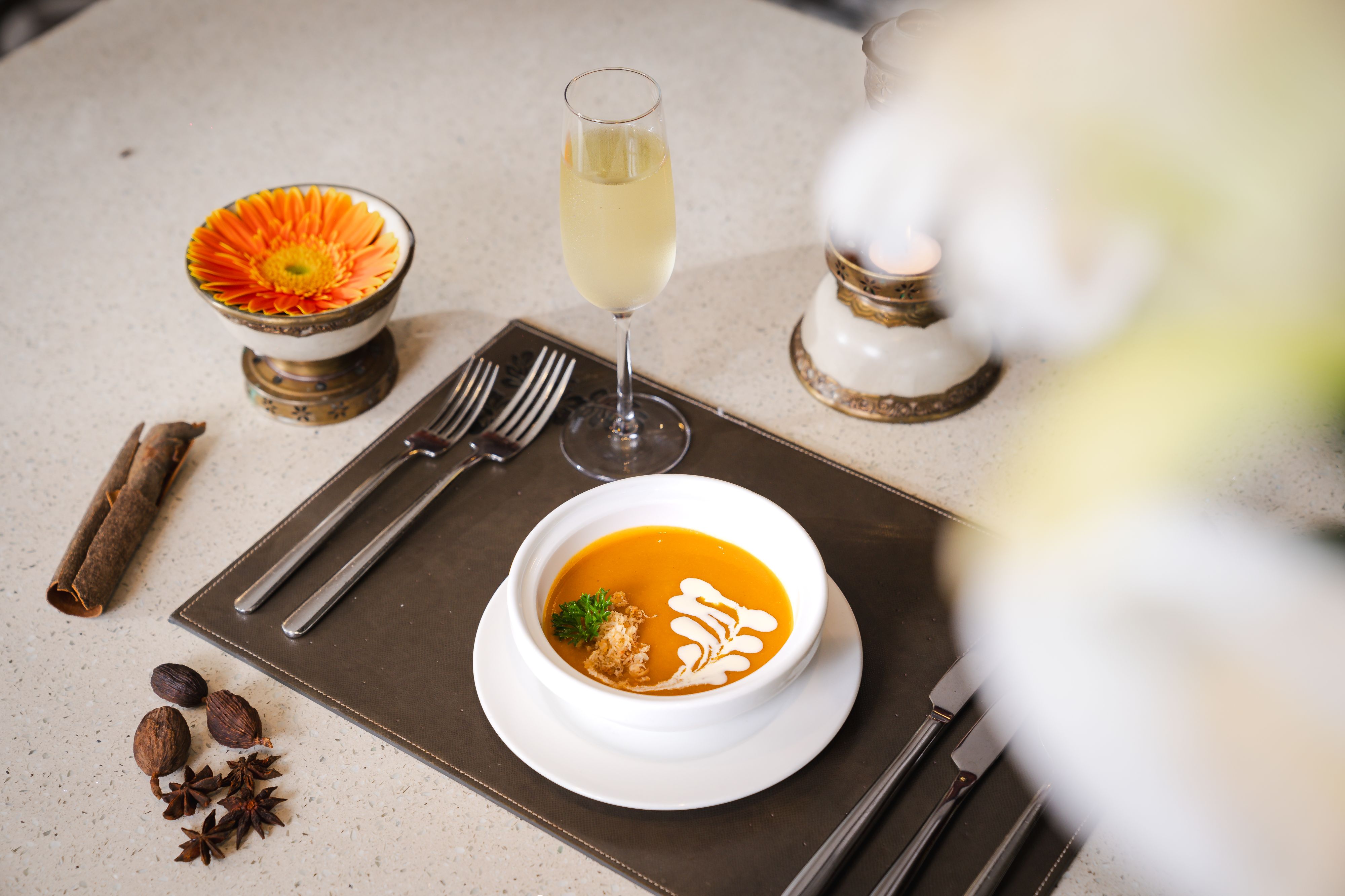 Indochine Grand Lan Ha Bay