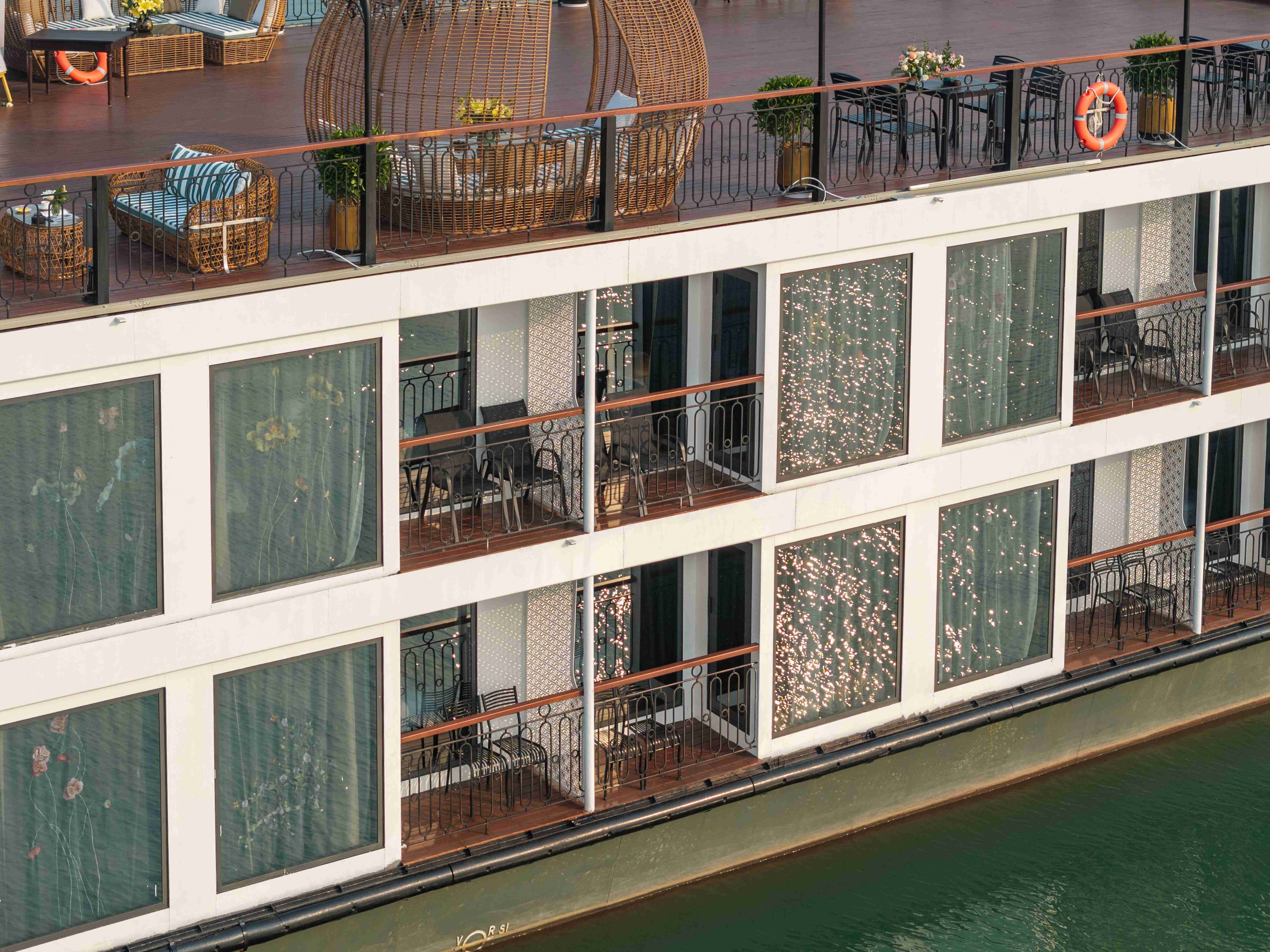 Indochine Grand Lan Ha Bay