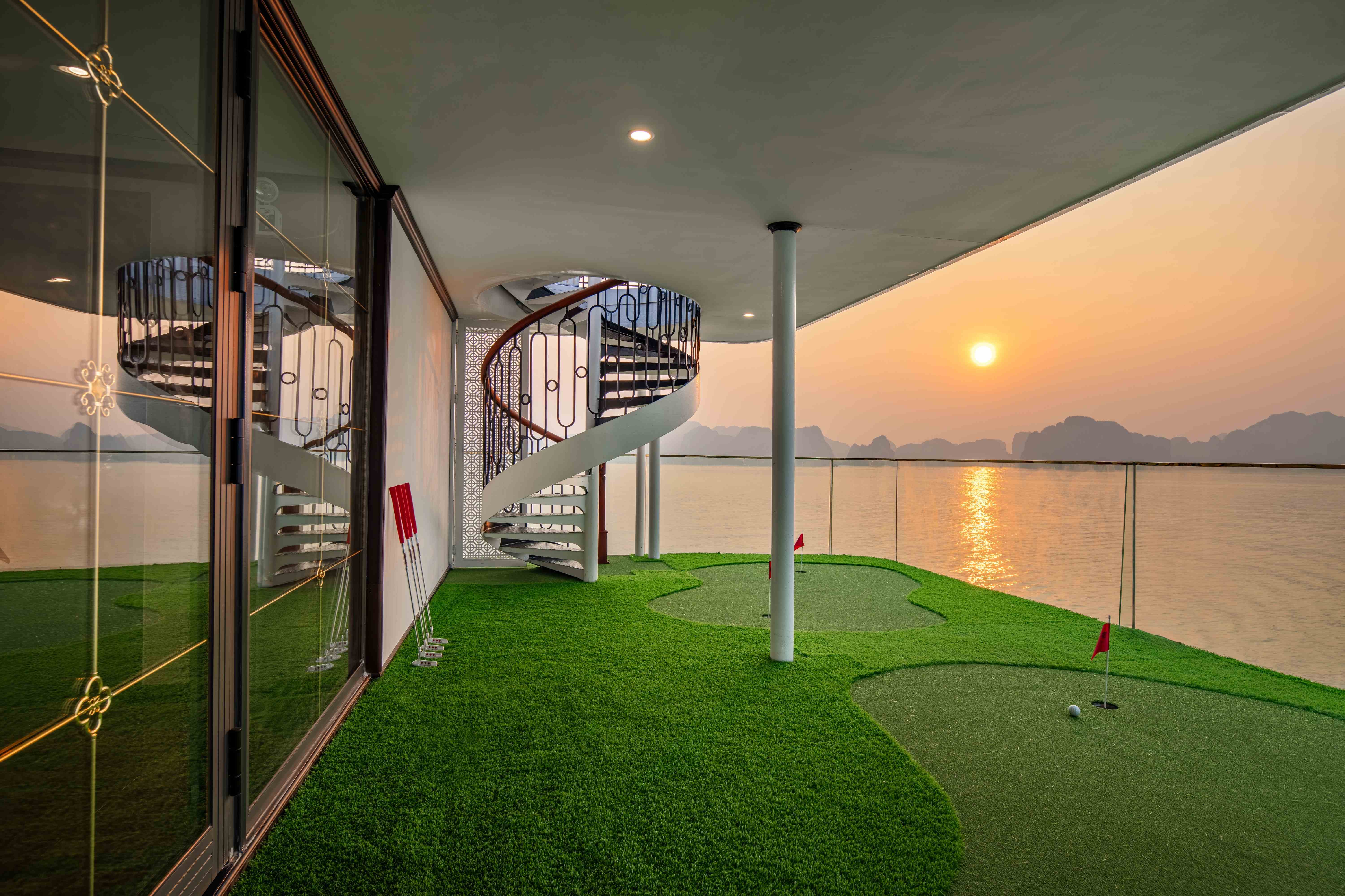 Indochine Grand Lan Ha Bay