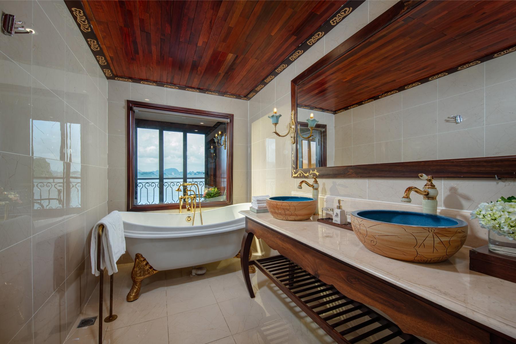 SUITE DOUBLE OR TWIN ROOM WITH SEA VIEW