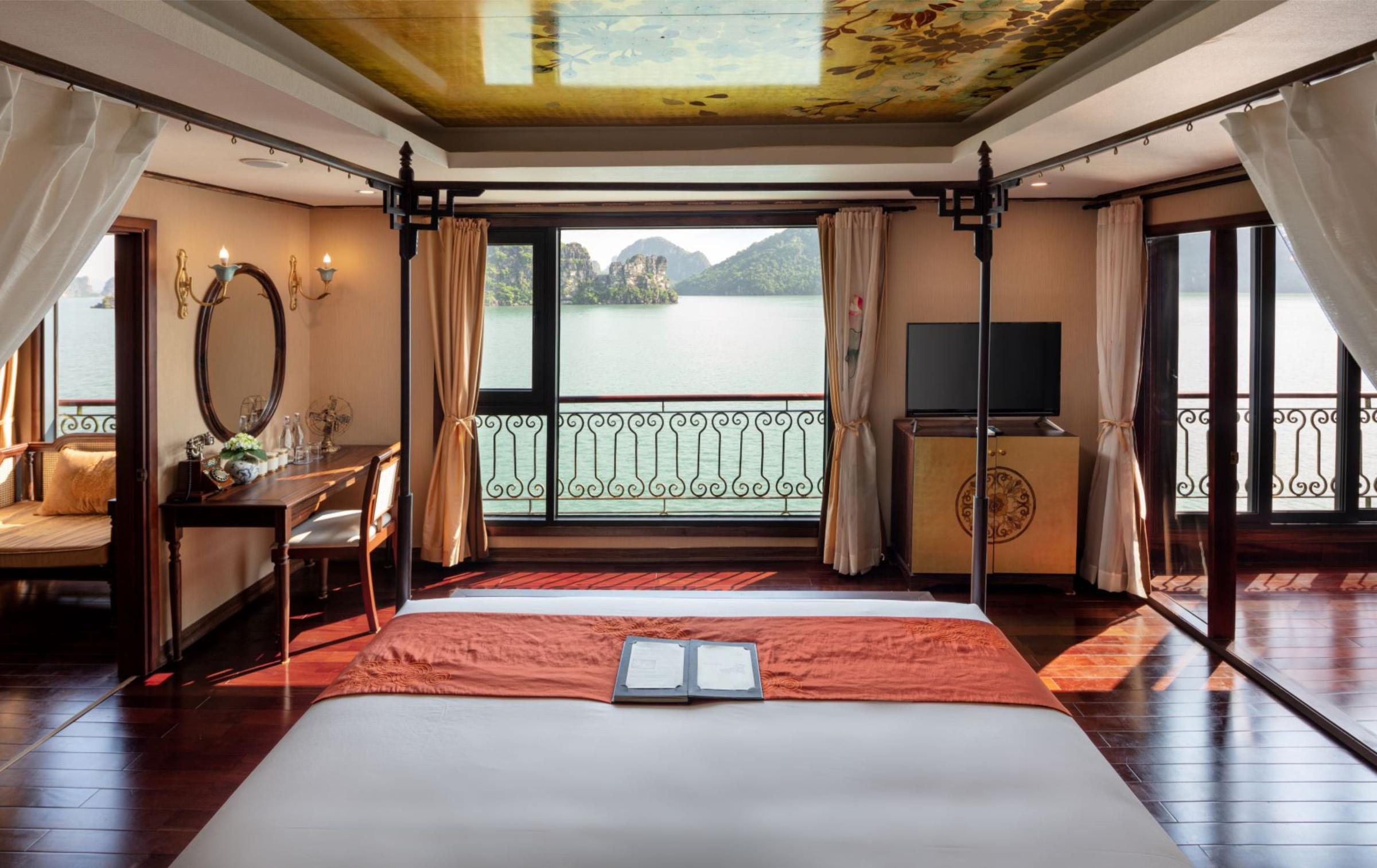 Indochine Cruise Lan Ha Bay