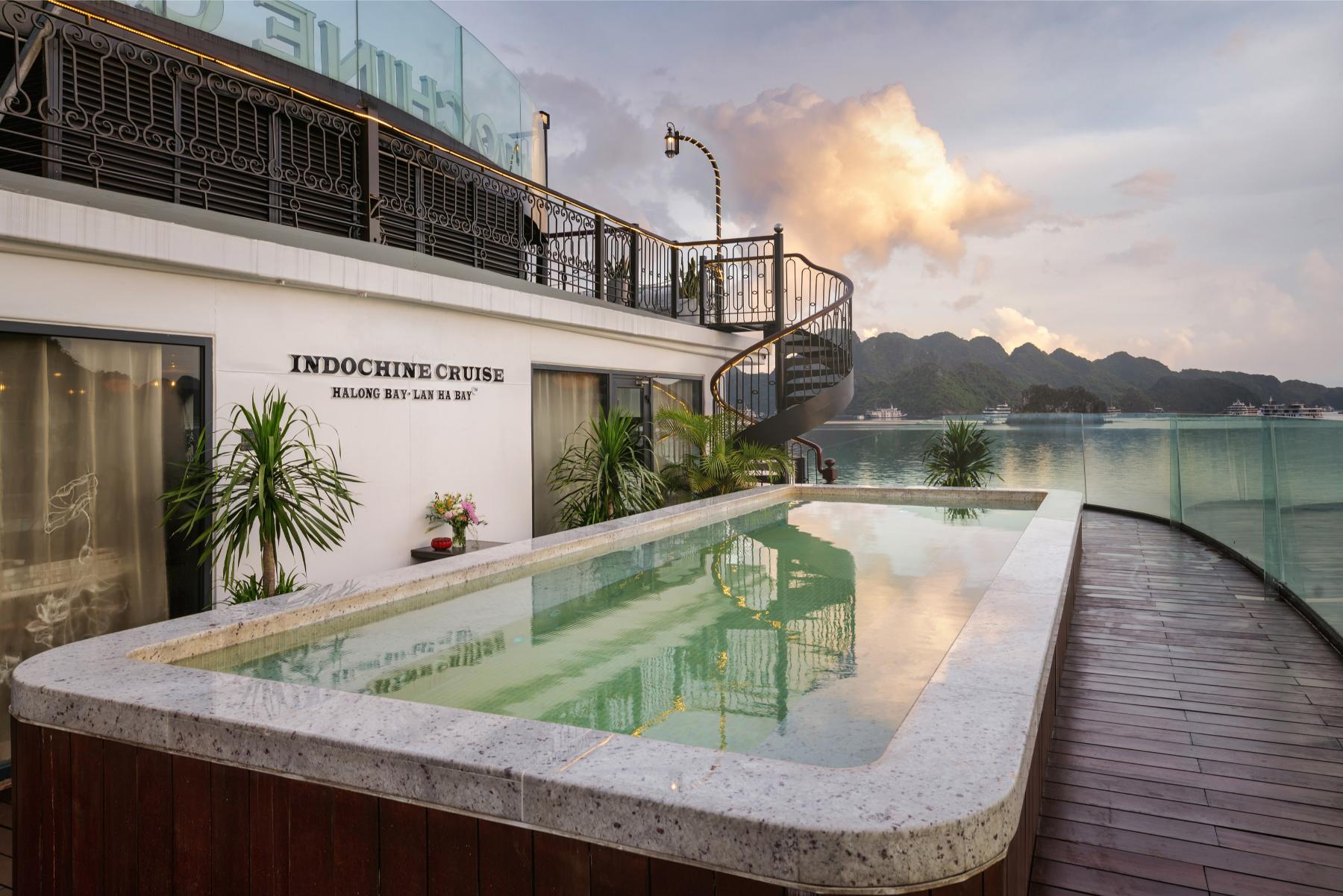 Indochine Cruise Lan Ha Bay