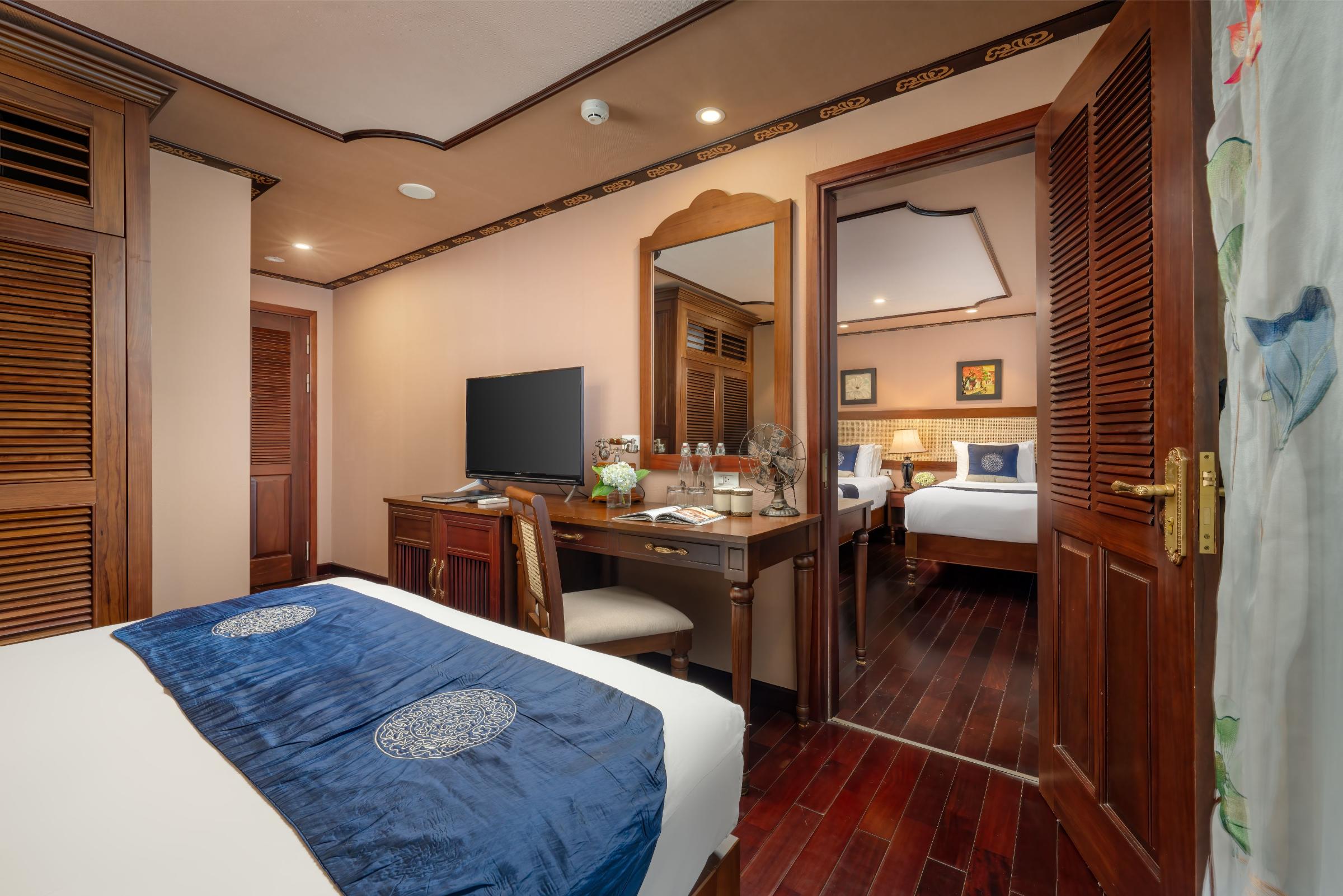 FAMILY CONNECTING ROOM WITH SEA VIEW