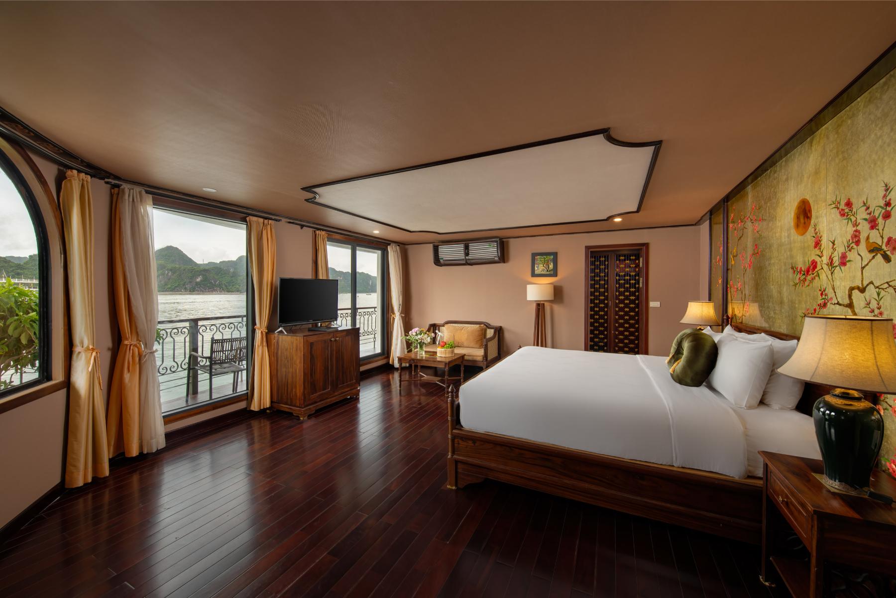 Indochine Cruise Lan Ha Bay