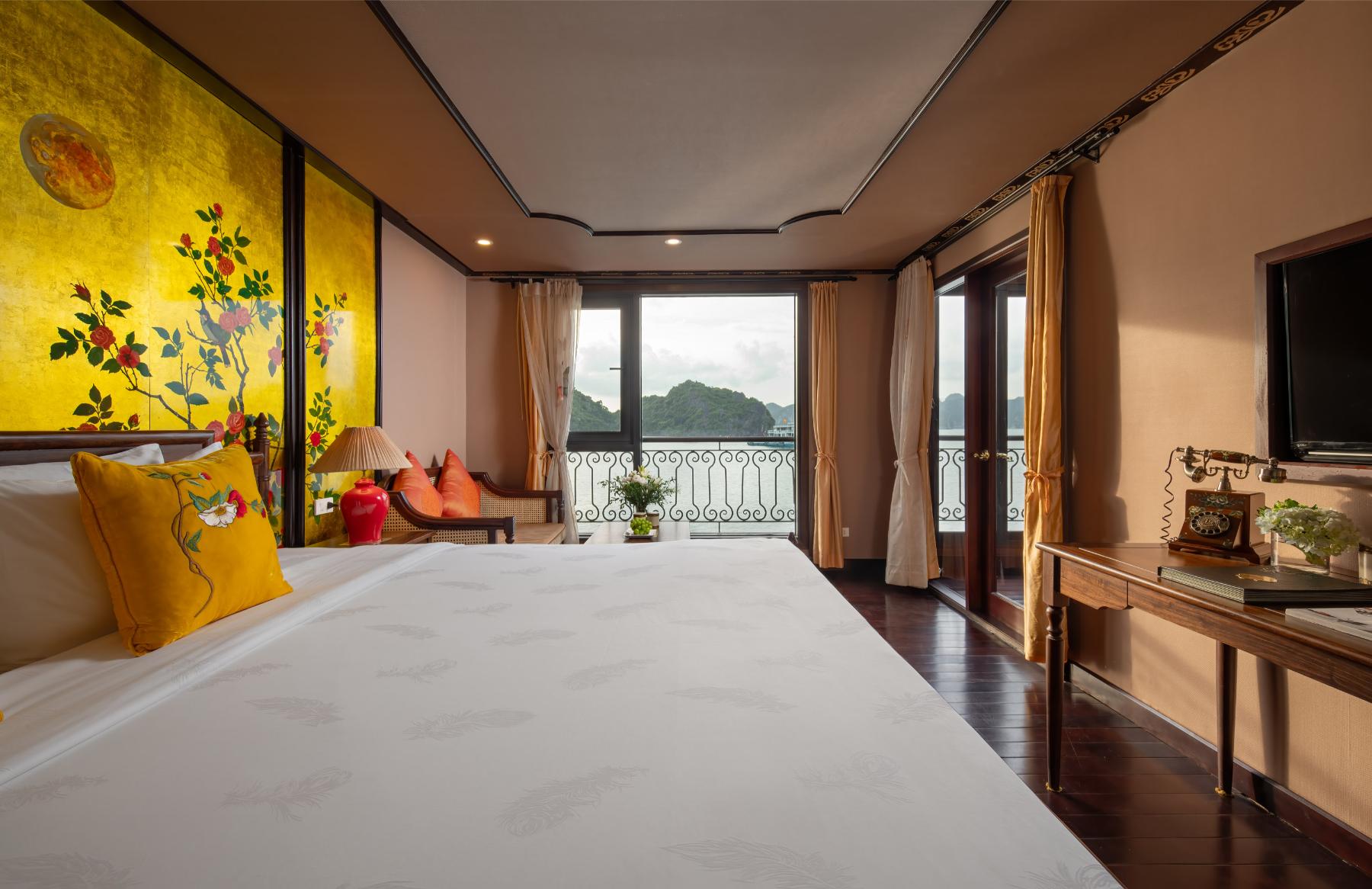 Indochine Cruise Lan Ha Bay