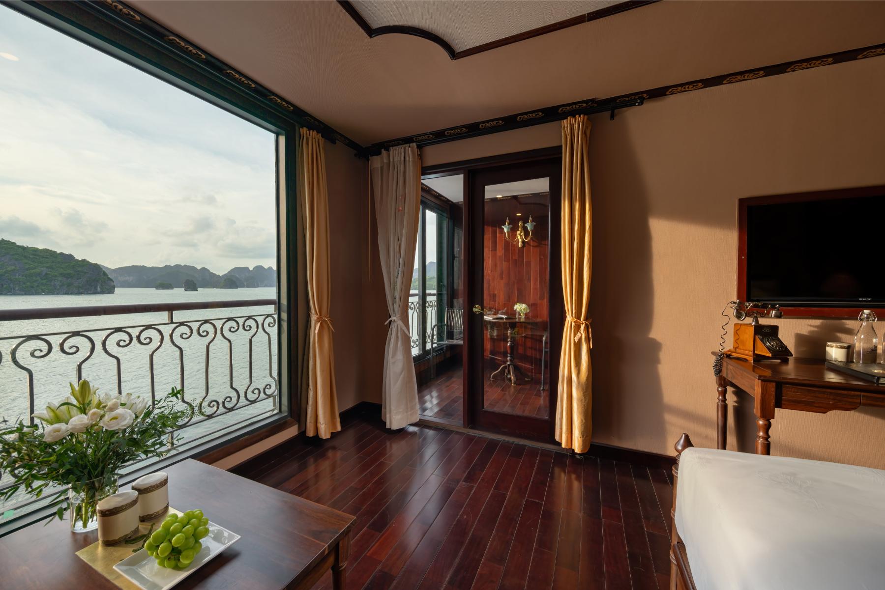 Indochine Cruise Lan Ha Bay