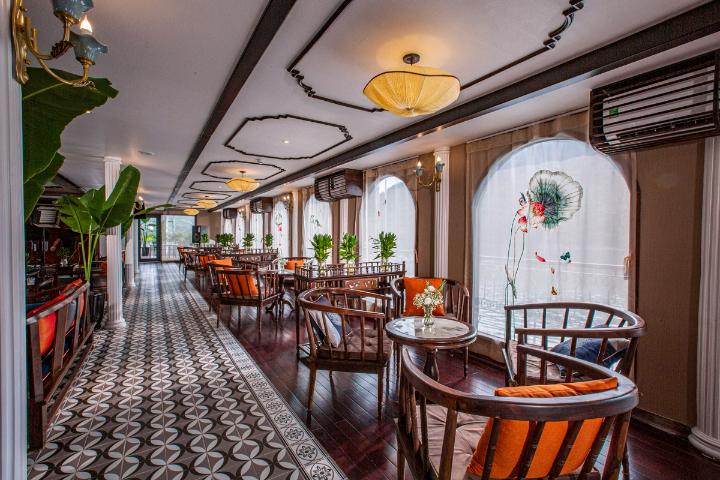 Indochine Cruise Lan Ha Bay