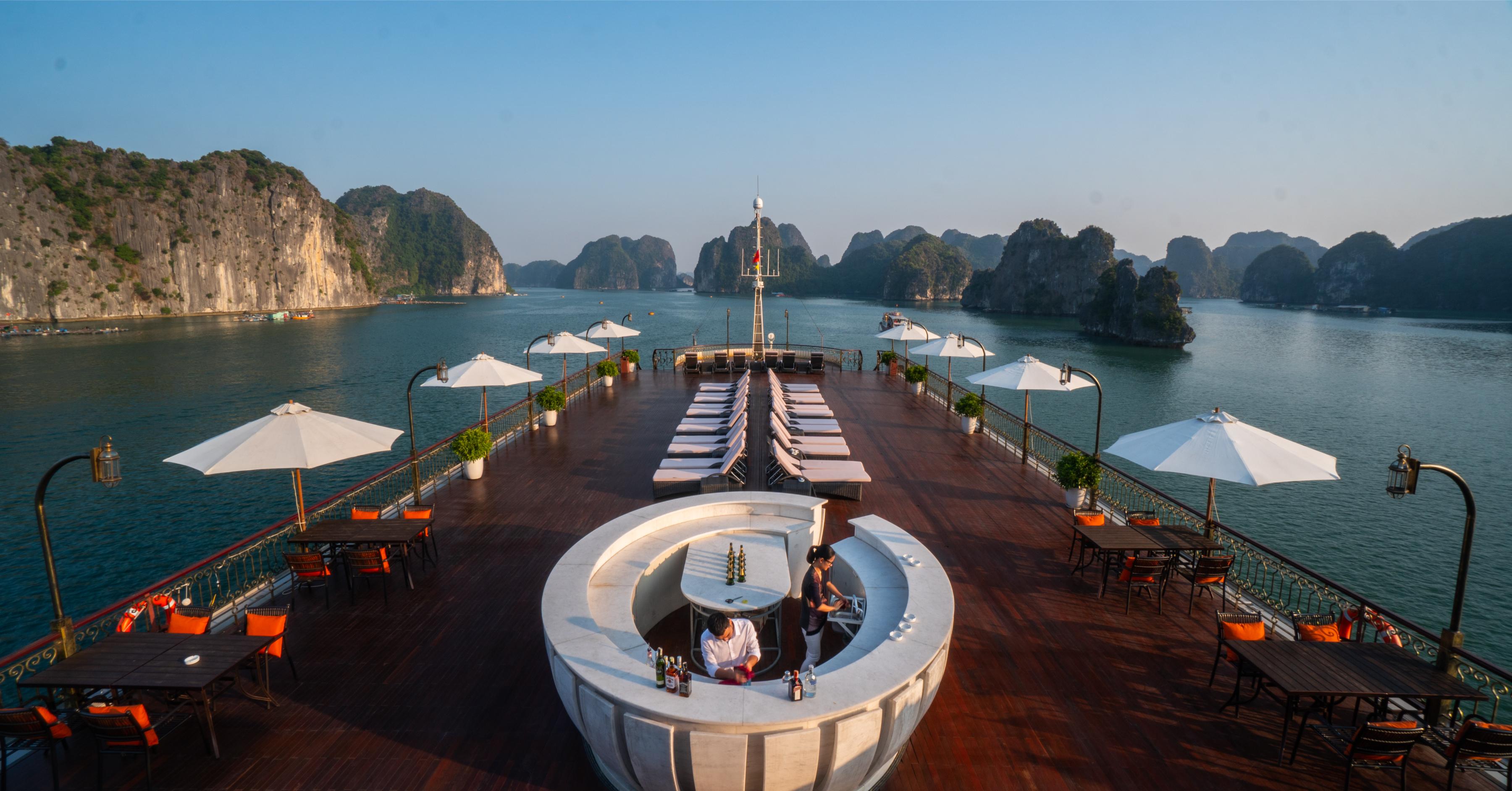 Indochine Cruise Lan Ha Bay